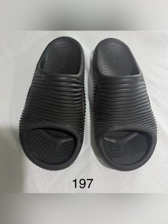 CROCS Other - CROCS mellow tide recovery Men’s Black Ribbed Slide Sandals sz9 casual longwear
